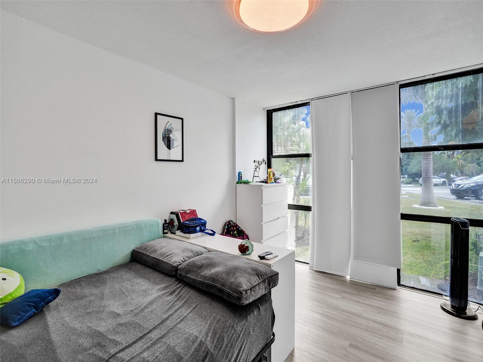 800 Parkview Dr 131, Hallandale Beach, Florida 33009, 3 Bedrooms Bedrooms, ,2 BathroomsBathrooms,Residential,For Sale,800 Parkview Dr 131,A11566290