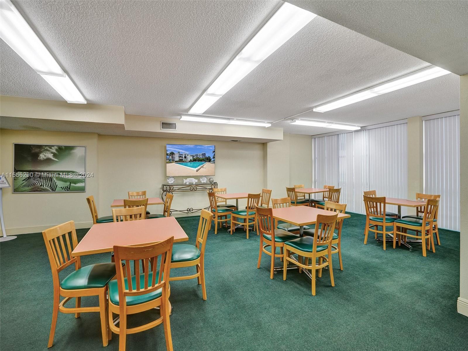 800 Parkview Dr 131, Hallandale Beach, Florida 33009, 3 Bedrooms Bedrooms, ,2 BathroomsBathrooms,Residential,For Sale,800 Parkview Dr 131,A11566290