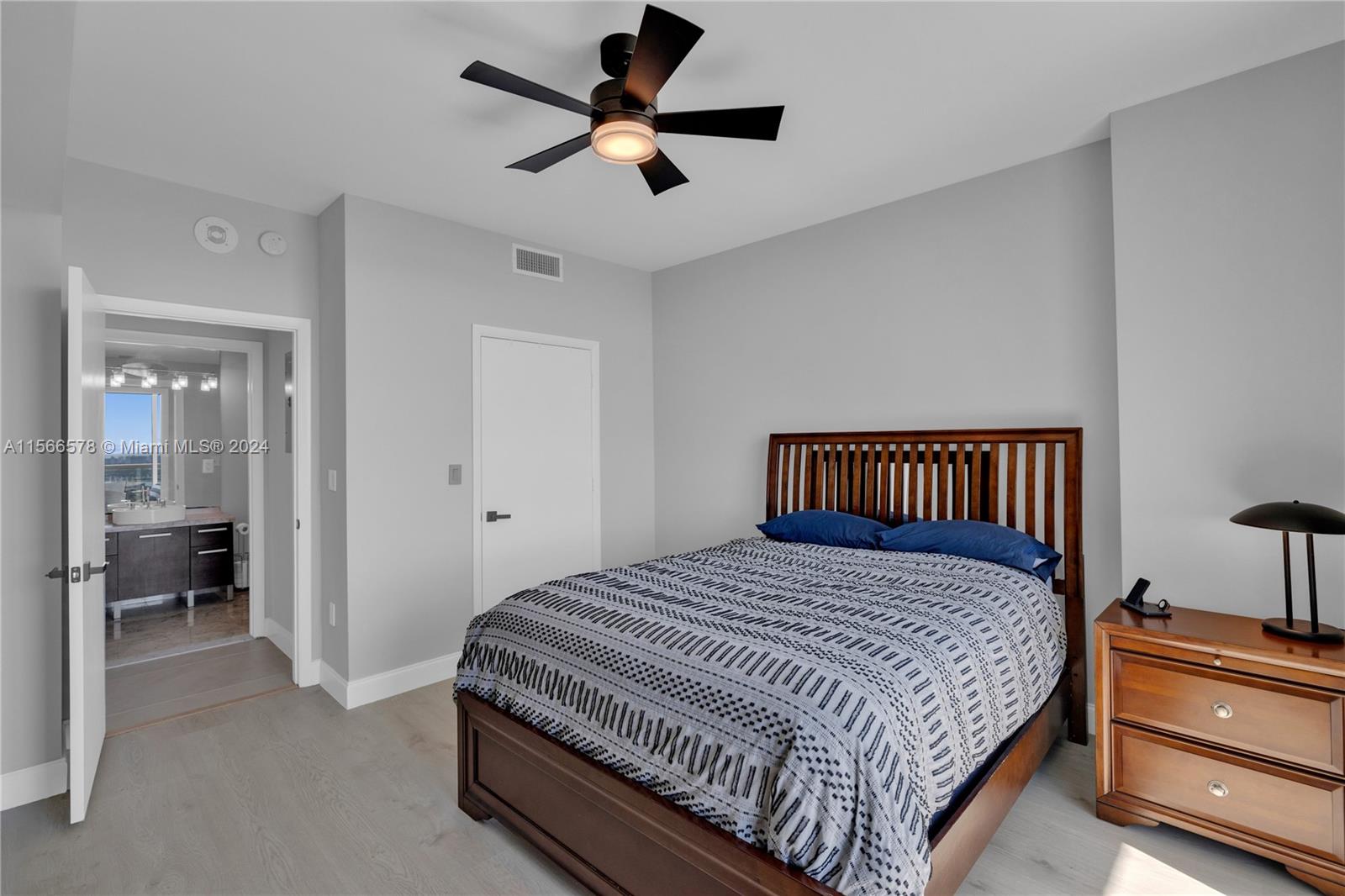 253 NE 2nd St 2607, Miami, Florida 33132, 1 Bedroom Bedrooms, ,1 BathroomBathrooms,Residentiallease,For Rent,253 NE 2nd St 2607,A11566578