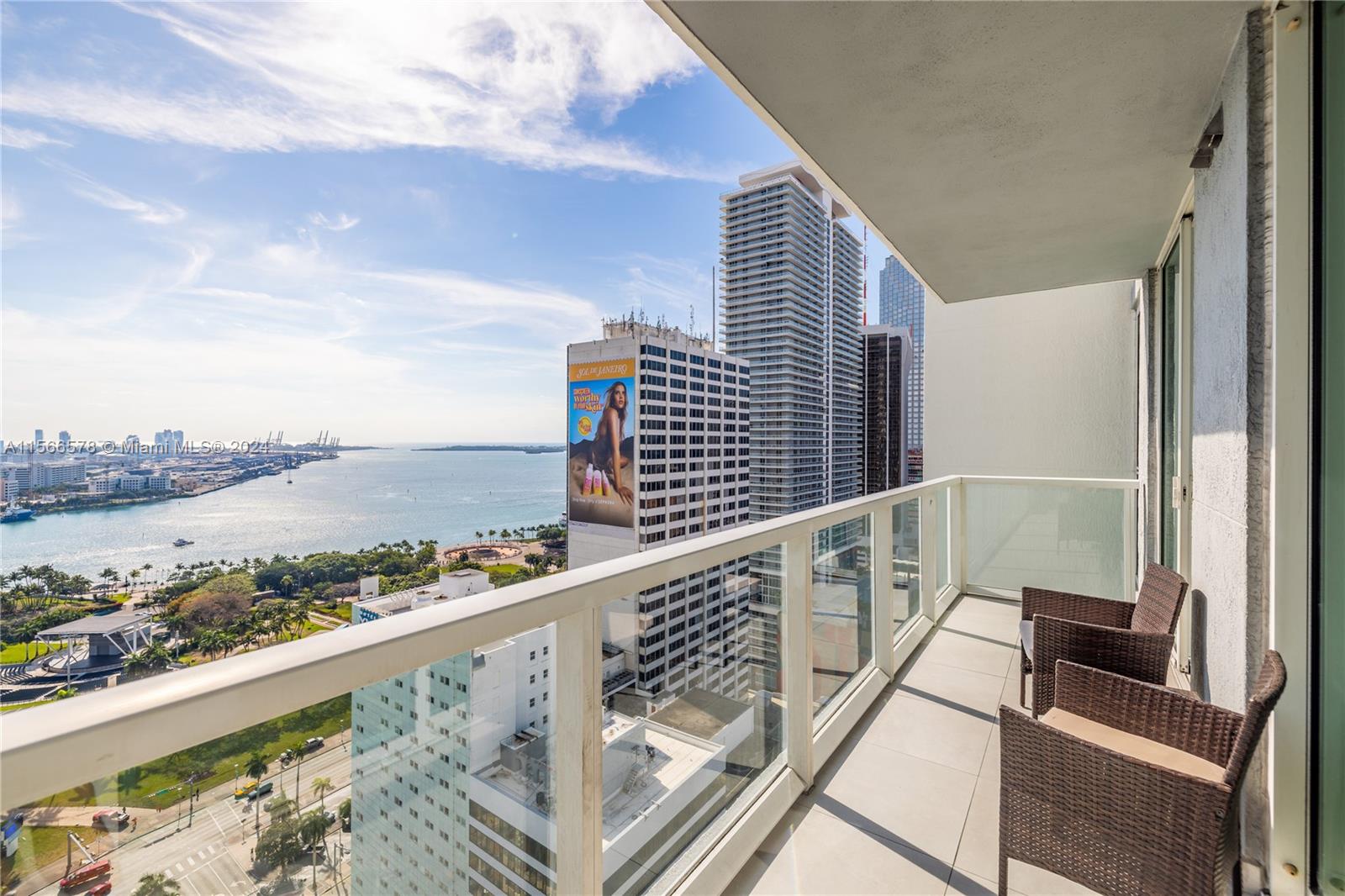 253 NE 2nd St 2607, Miami, Florida 33132, 1 Bedroom Bedrooms, ,1 BathroomBathrooms,Residentiallease,For Rent,253 NE 2nd St 2607,A11566578