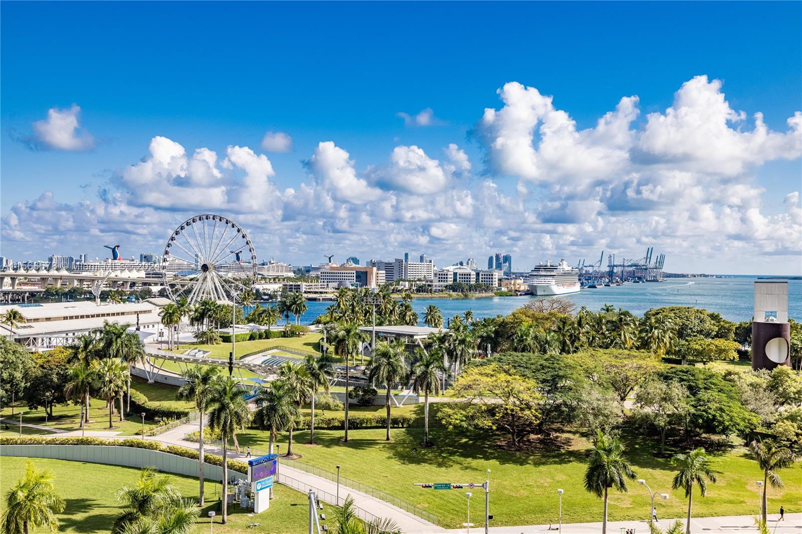 253 NE 2nd St 2607, Miami, Florida 33132, 1 Bedroom Bedrooms, ,1 BathroomBathrooms,Residentiallease,For Rent,253 NE 2nd St 2607,A11566578