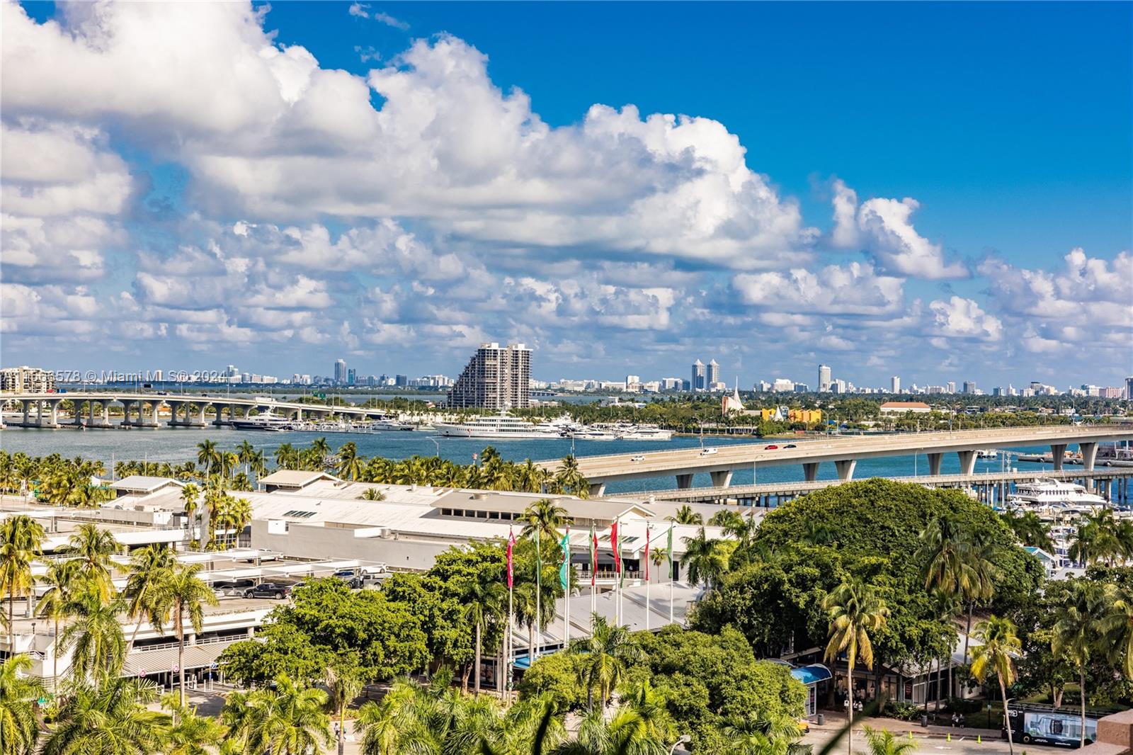 253 NE 2nd St 2607, Miami, Florida 33132, 1 Bedroom Bedrooms, ,1 BathroomBathrooms,Residentiallease,For Rent,253 NE 2nd St 2607,A11566578