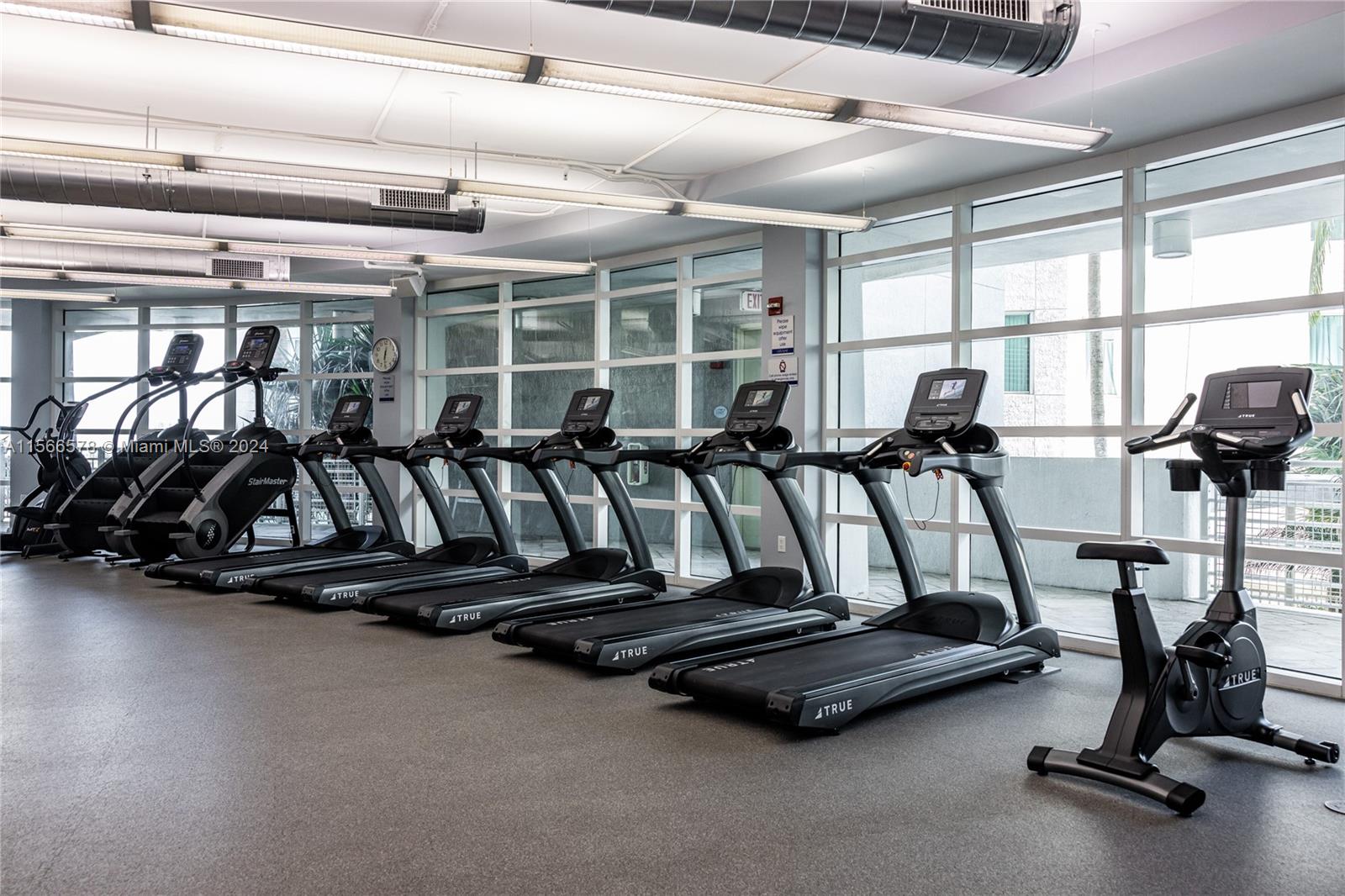 253 NE 2nd St 2607, Miami, Florida 33132, 1 Bedroom Bedrooms, ,1 BathroomBathrooms,Residentiallease,For Rent,253 NE 2nd St 2607,A11566578