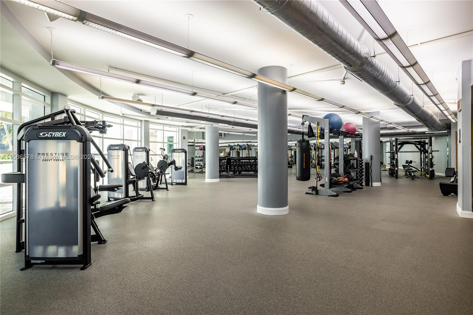 253 NE 2nd St 2607, Miami, Florida 33132, 1 Bedroom Bedrooms, ,1 BathroomBathrooms,Residentiallease,For Rent,253 NE 2nd St 2607,A11566578