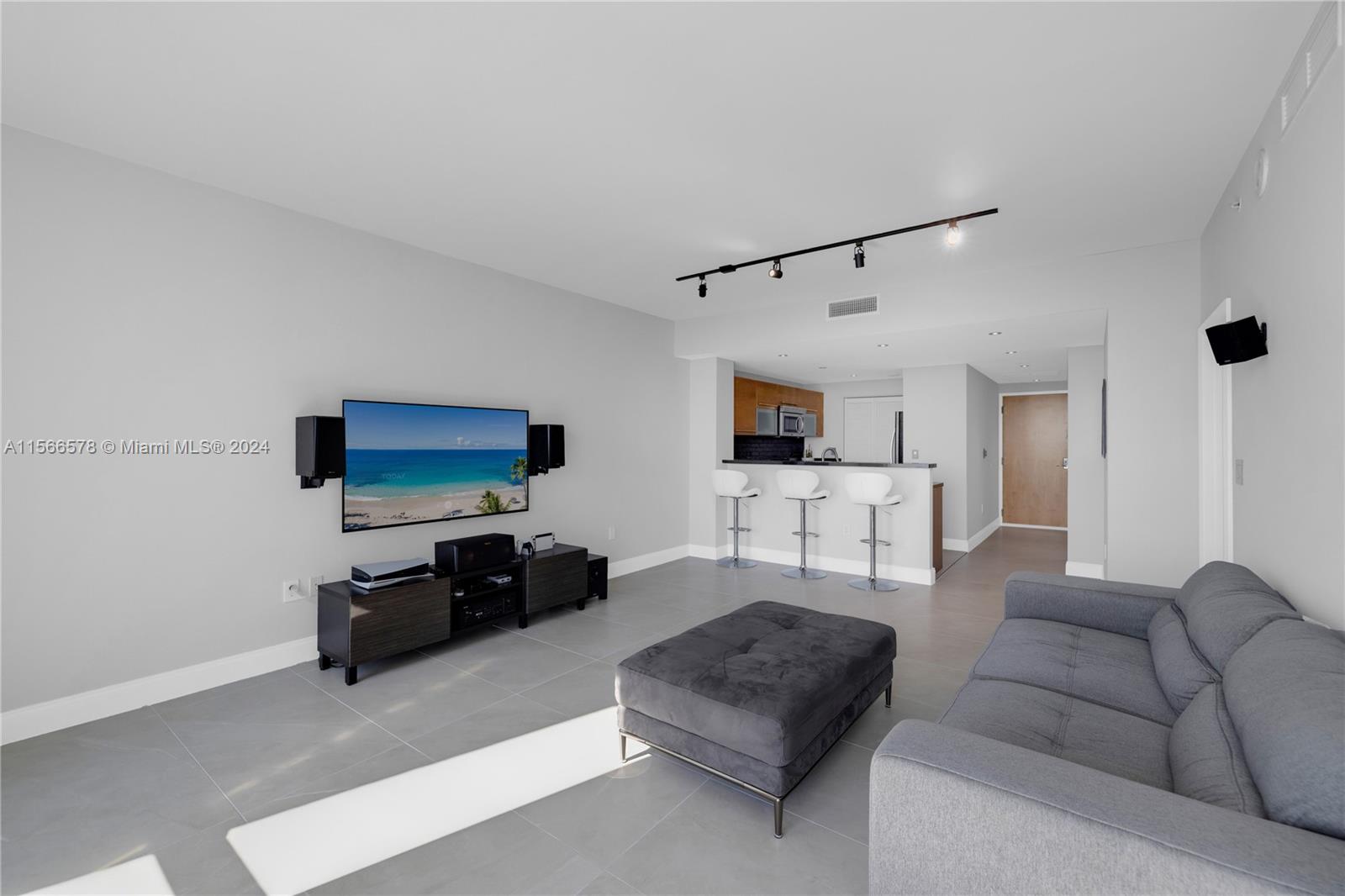 253 NE 2nd St 2607, Miami, Florida 33132, 1 Bedroom Bedrooms, ,1 BathroomBathrooms,Residentiallease,For Rent,253 NE 2nd St 2607,A11566578