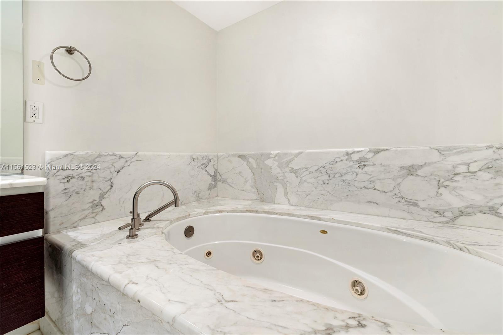 2627 S Bayshore Dr 1008, Miami, Florida 33133, 2 Bedrooms Bedrooms, ,2 BathroomsBathrooms,Residentiallease,For Rent,2627 S Bayshore Dr 1008,A11561523