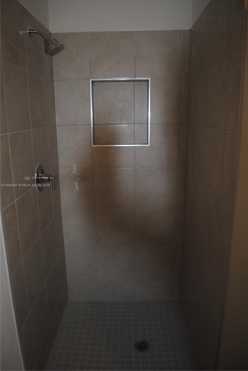 441 NE 4 Lane 441, Florida City, Florida 33034, 3 Bedrooms Bedrooms, ,3 BathroomsBathrooms,Residentiallease,For Rent,441 NE 4 Lane 441,A11566487