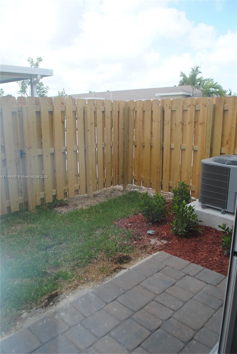 441 NE 4 Lane 441, Florida City, Florida 33034, 3 Bedrooms Bedrooms, ,3 BathroomsBathrooms,Residentiallease,For Rent,441 NE 4 Lane 441,A11566487