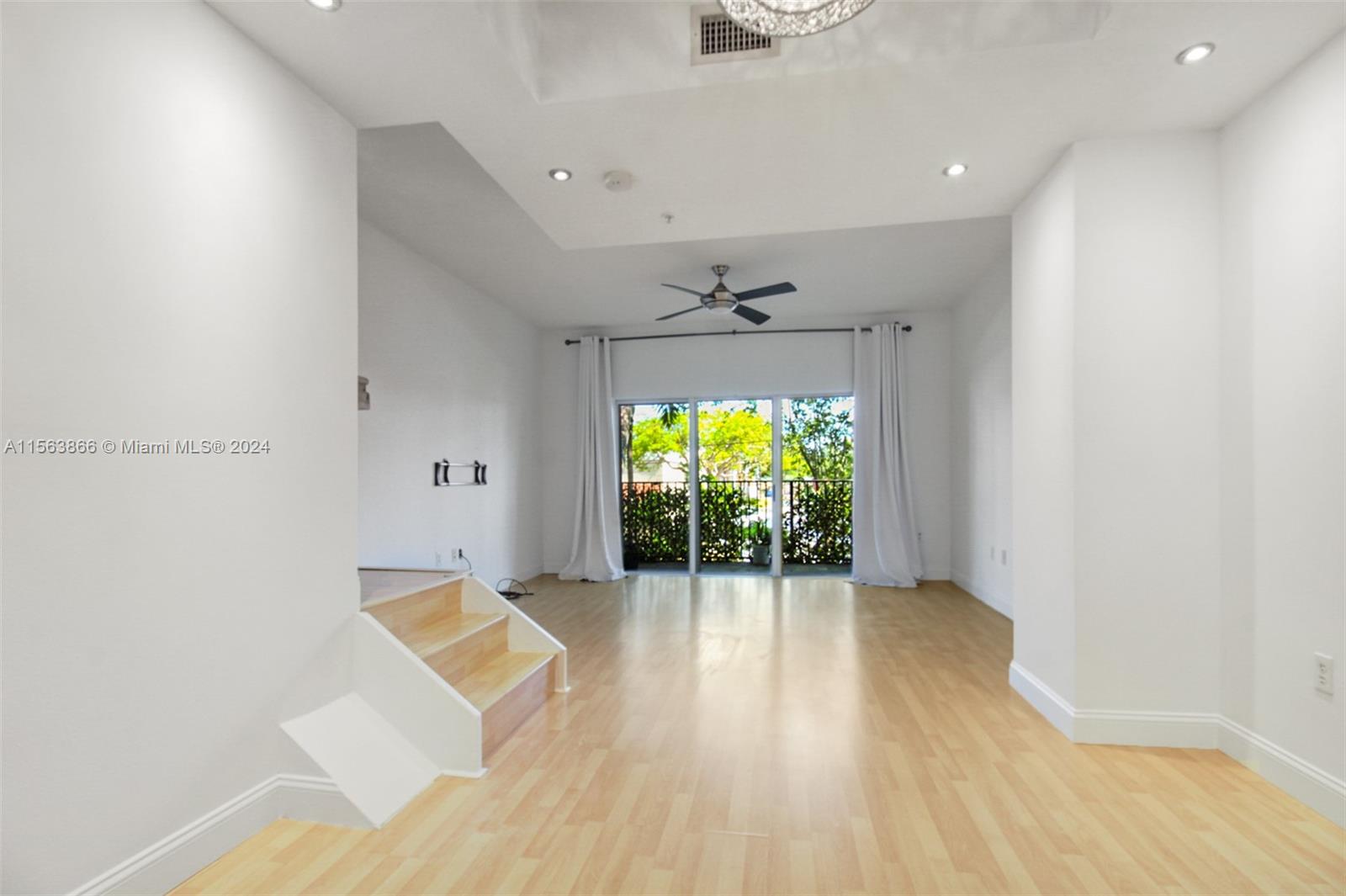 Let's go upstairs to the 2 beds & 2 baths.