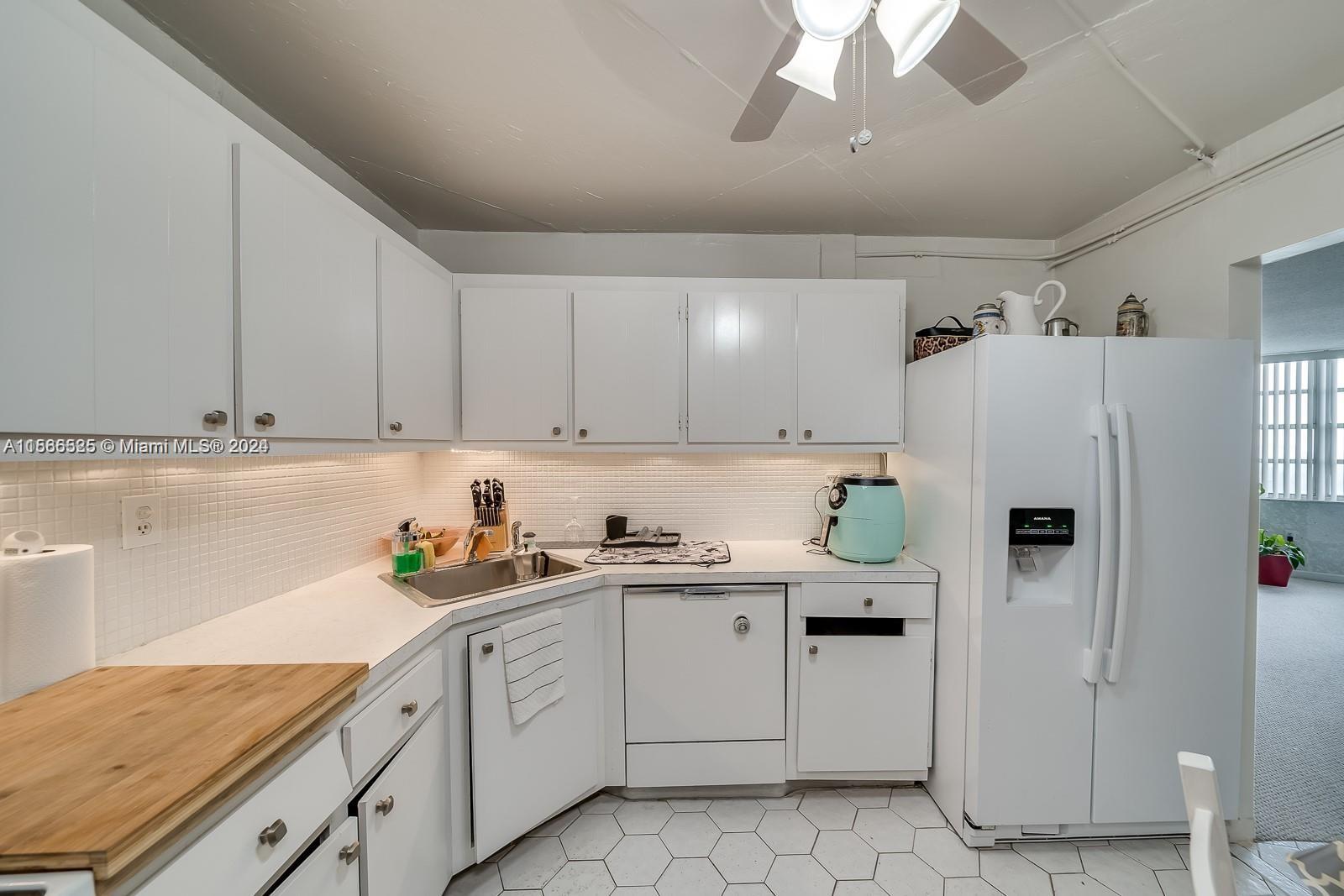 2750 NE 183rd St 1107, Aventura, Florida 33160, 1 Bedroom Bedrooms, ,1 BathroomBathrooms,Residential,For Sale,2750 NE 183rd St 1107,A11566525