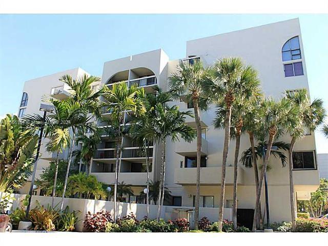 2715  Tigertail Ave #404 For Sale A11566154, FL