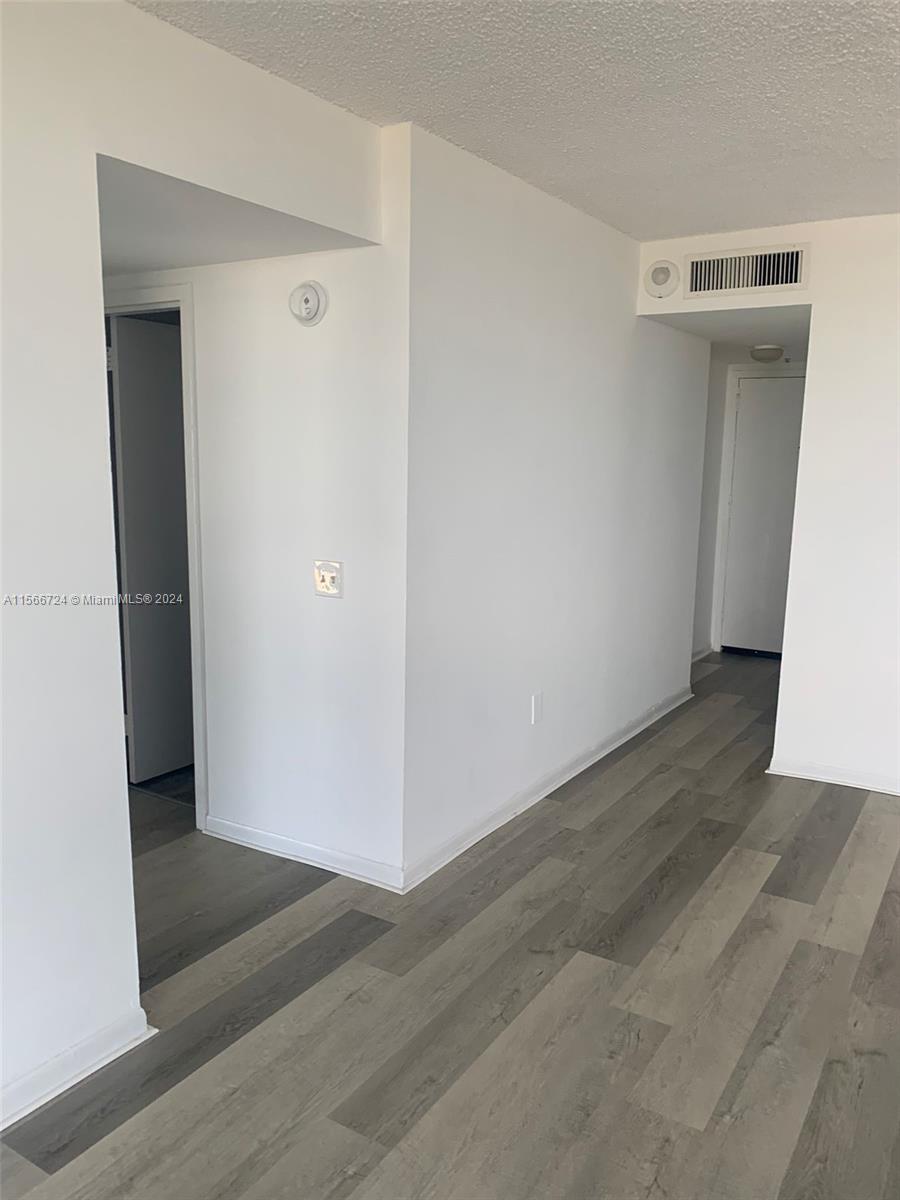 2075 NE 164th St 1014, North Miami Beach, Florida 33162, 2 Bedrooms Bedrooms, ,2 BathroomsBathrooms,Residentiallease,For Rent,2075 NE 164th St 1014,A11566724