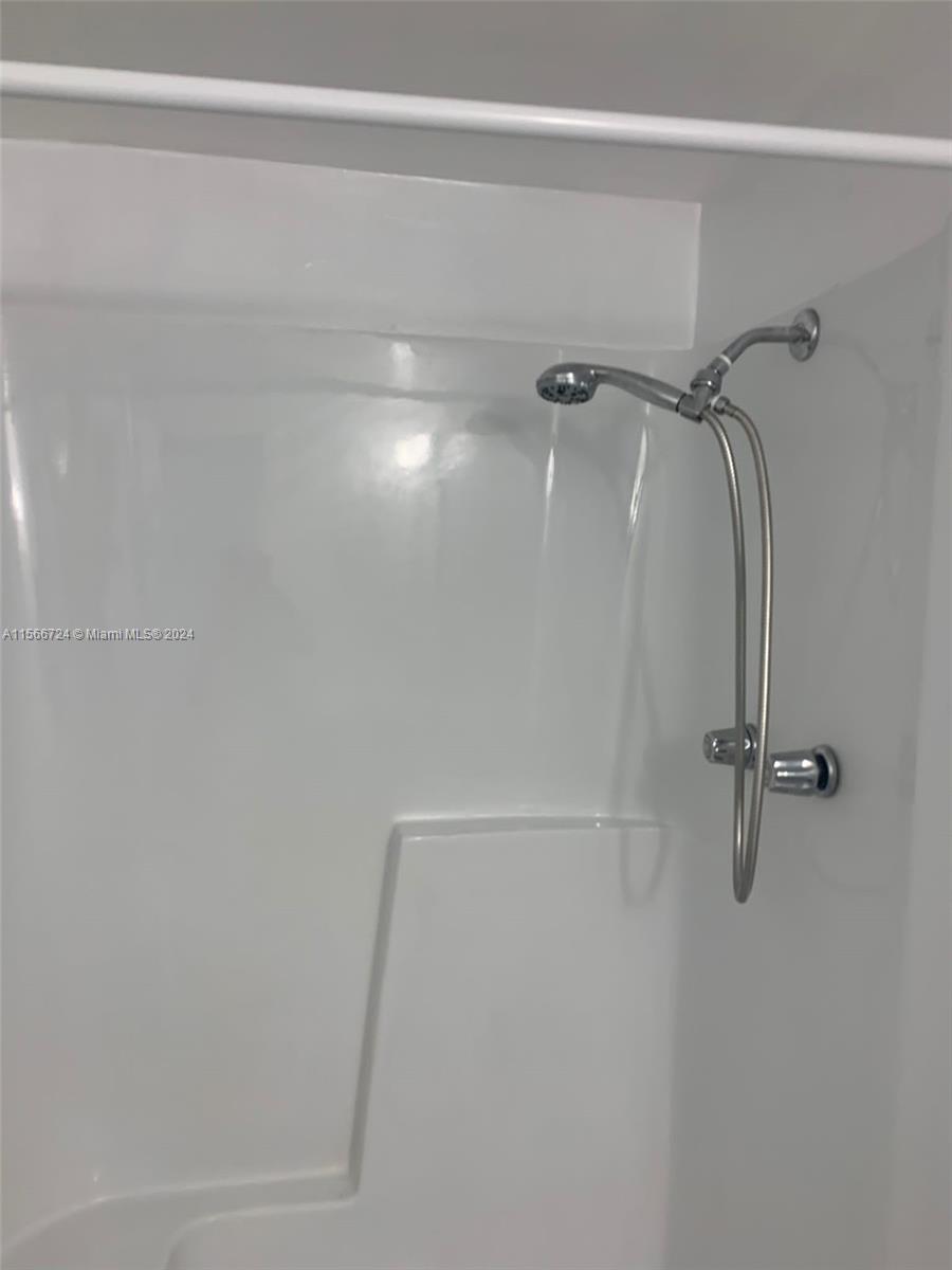 2075 NE 164th St 1014, North Miami Beach, Florida 33162, 2 Bedrooms Bedrooms, ,2 BathroomsBathrooms,Residentiallease,For Rent,2075 NE 164th St 1014,A11566724