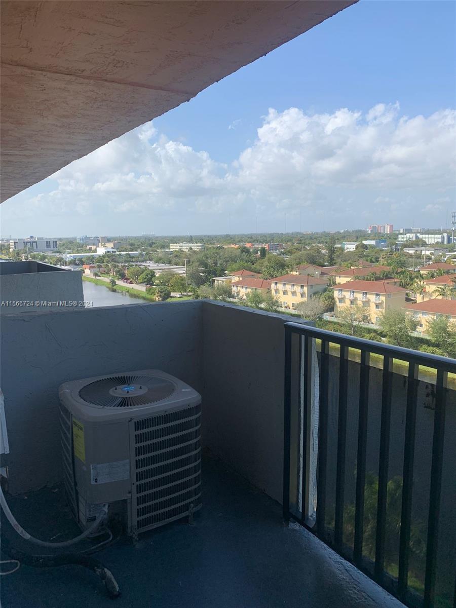 2075 NE 164th St 1014, North Miami Beach, Florida 33162, 2 Bedrooms Bedrooms, ,2 BathroomsBathrooms,Residentiallease,For Rent,2075 NE 164th St 1014,A11566724