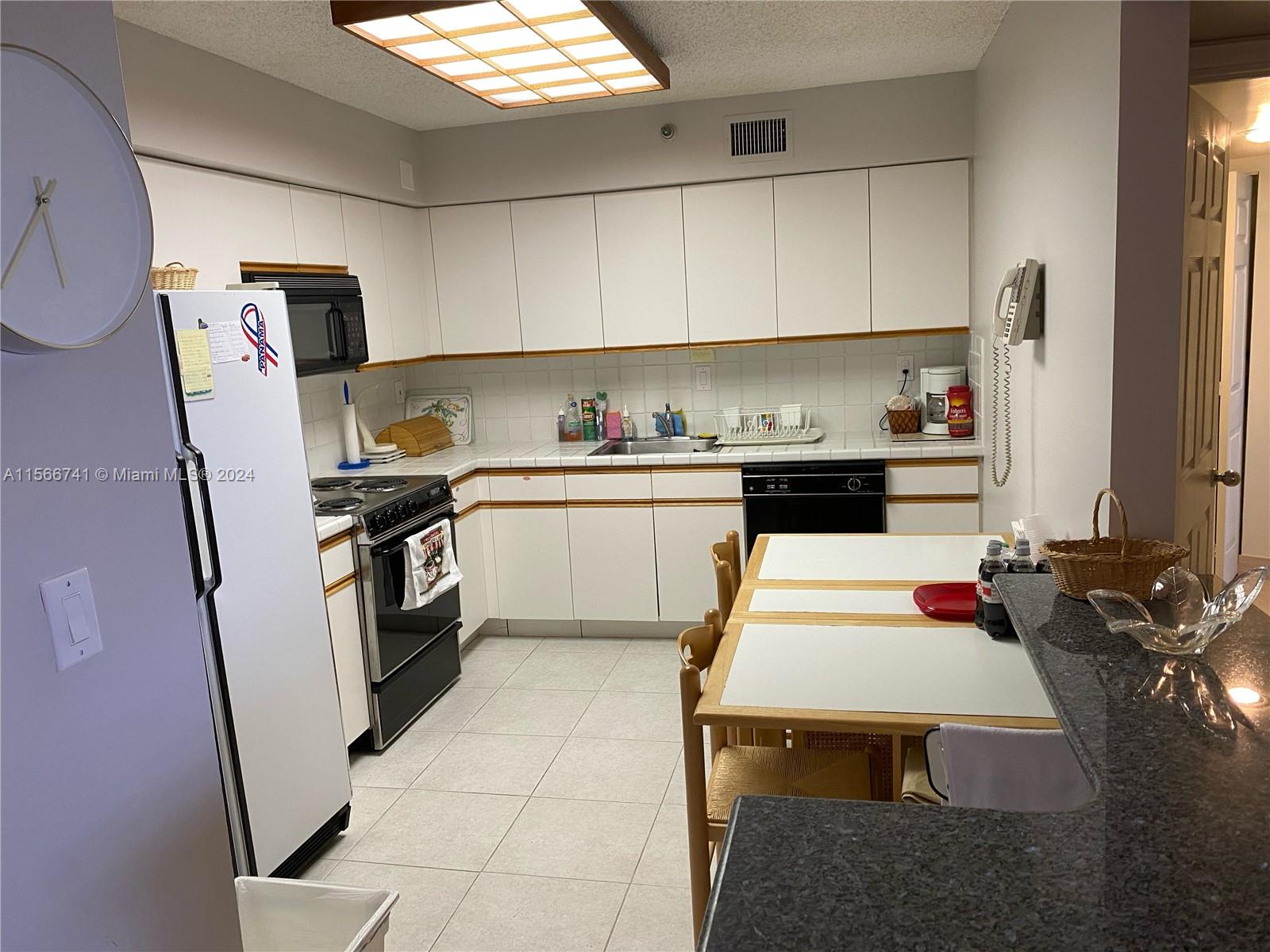 3530 Mystic Pointe Dr LPH08, Aventura, Florida 33180, 2 Bedrooms Bedrooms, ,2 BathroomsBathrooms,Residentiallease,For Rent,3530 Mystic Pointe Dr LPH08,A11566741