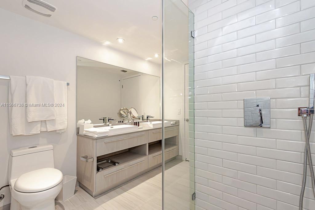 4010 S Ocean Dr R1801, Hollywood, Florida 33019, 2 Bedrooms Bedrooms, ,2 BathroomsBathrooms,Residential,For Sale,4010 S Ocean Dr R1801,A11566738