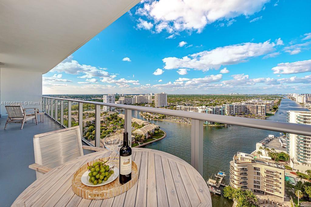 4010 S Ocean Dr R1801, Hollywood, Florida 33019, 2 Bedrooms Bedrooms, ,2 BathroomsBathrooms,Residential,For Sale,4010 S Ocean Dr R1801,A11566738