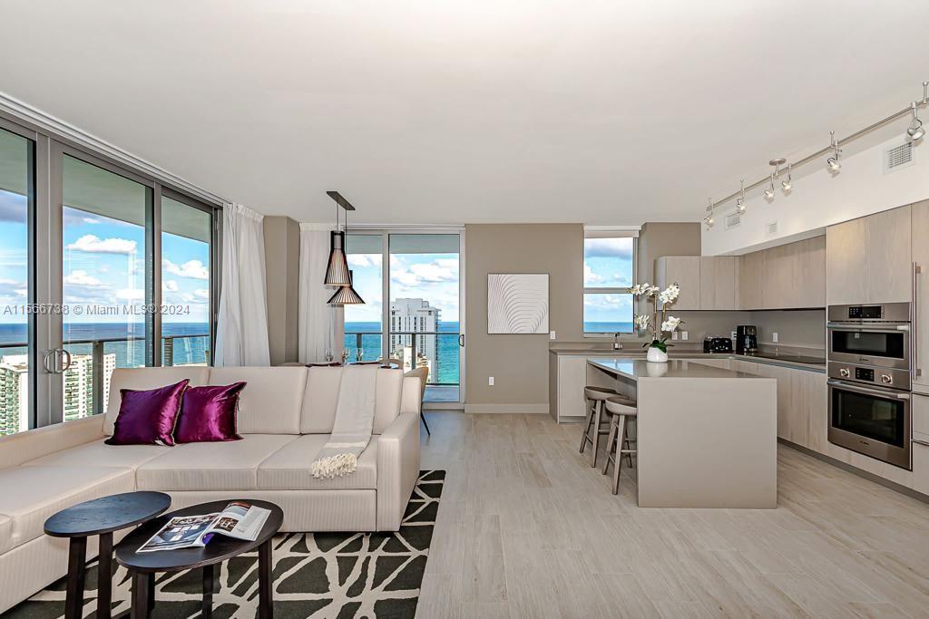 4010 S Ocean Dr R1801, Hollywood, Florida 33019, 2 Bedrooms Bedrooms, ,2 BathroomsBathrooms,Residential,For Sale,4010 S Ocean Dr R1801,A11566738