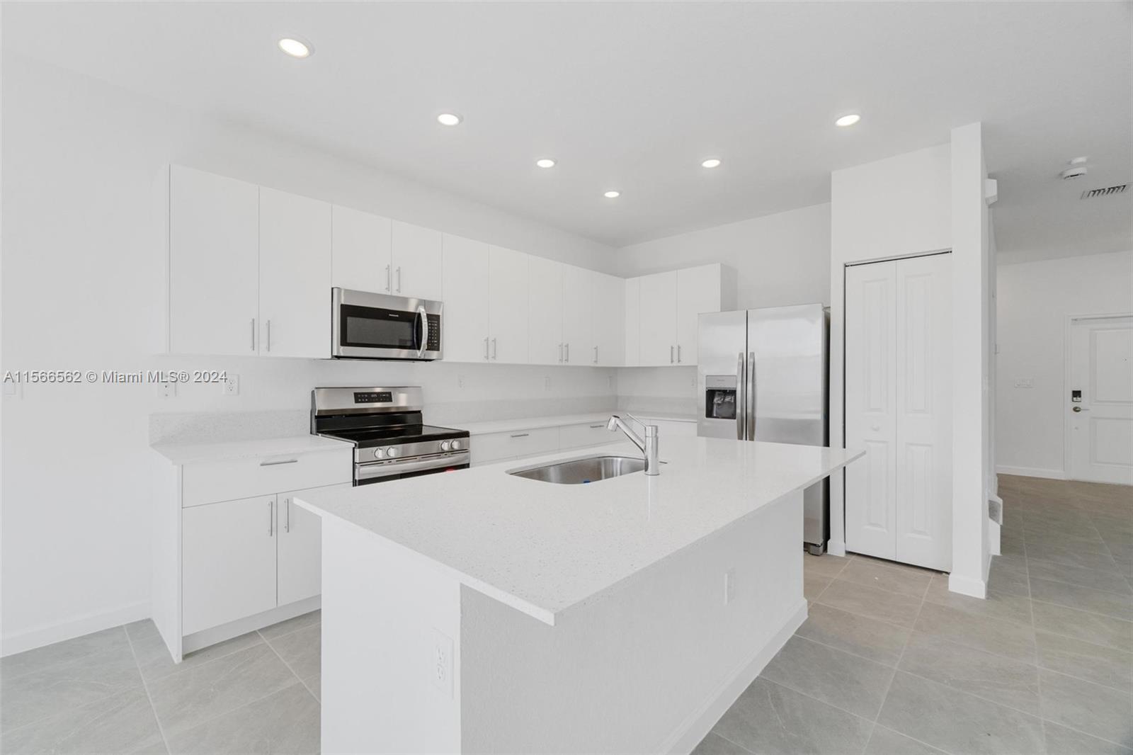 14852 SW 162nd St, Miami, Florida 33187, 4 Bedrooms Bedrooms, ,2 BathroomsBathrooms,Residentiallease,For Rent,14852 SW 162nd St,A11566562