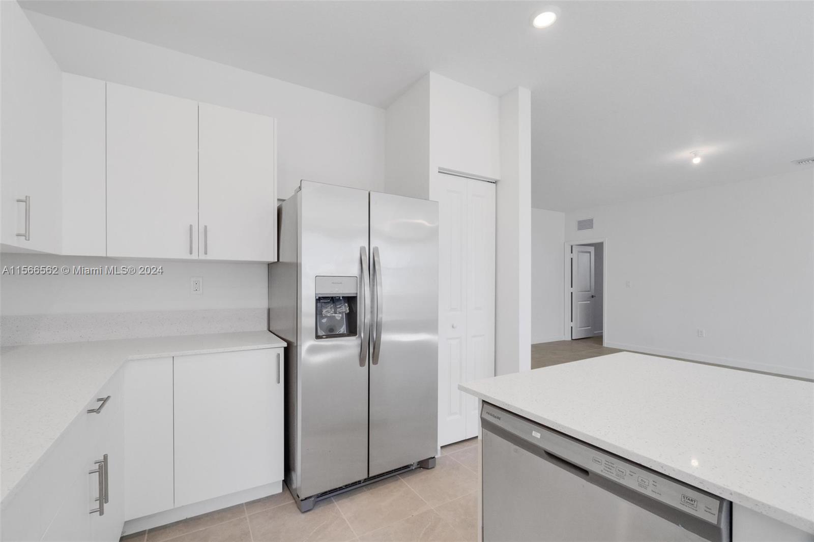 14852 SW 162nd St, Miami, Florida 33187, 4 Bedrooms Bedrooms, ,2 BathroomsBathrooms,Residentiallease,For Rent,14852 SW 162nd St,A11566562