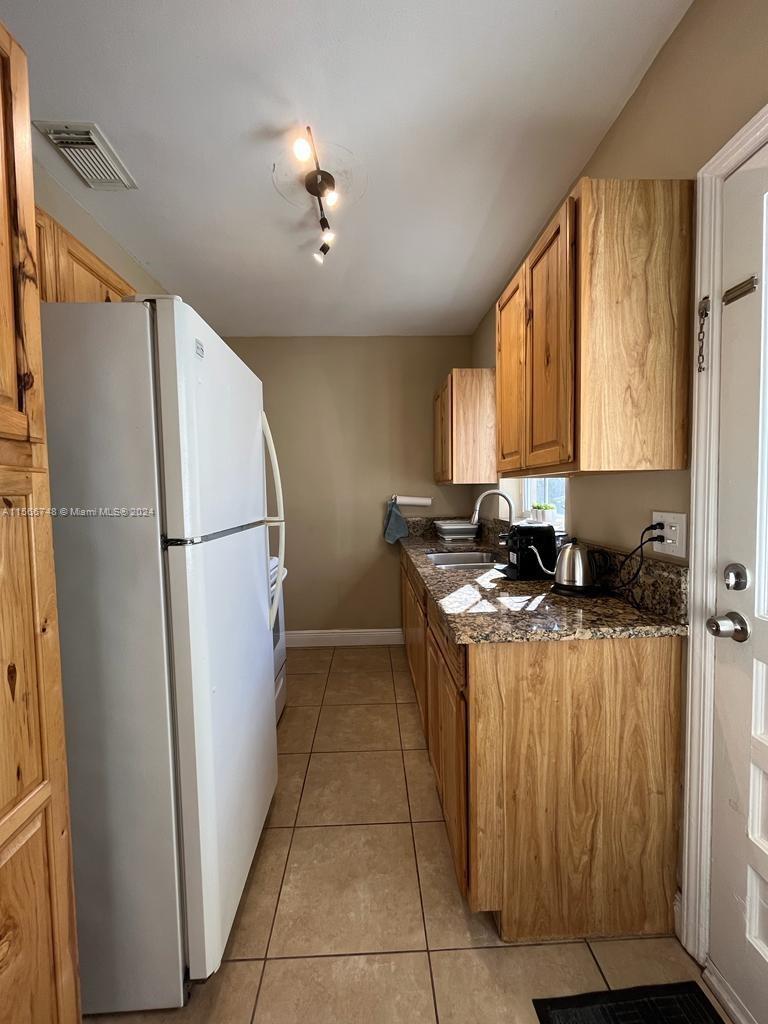 1414 NE 178th St, North Miami Beach, Florida 33162, 2 Bedrooms Bedrooms, ,1 BathroomBathrooms,Residentiallease,For Rent,1414 NE 178th St,A11566748