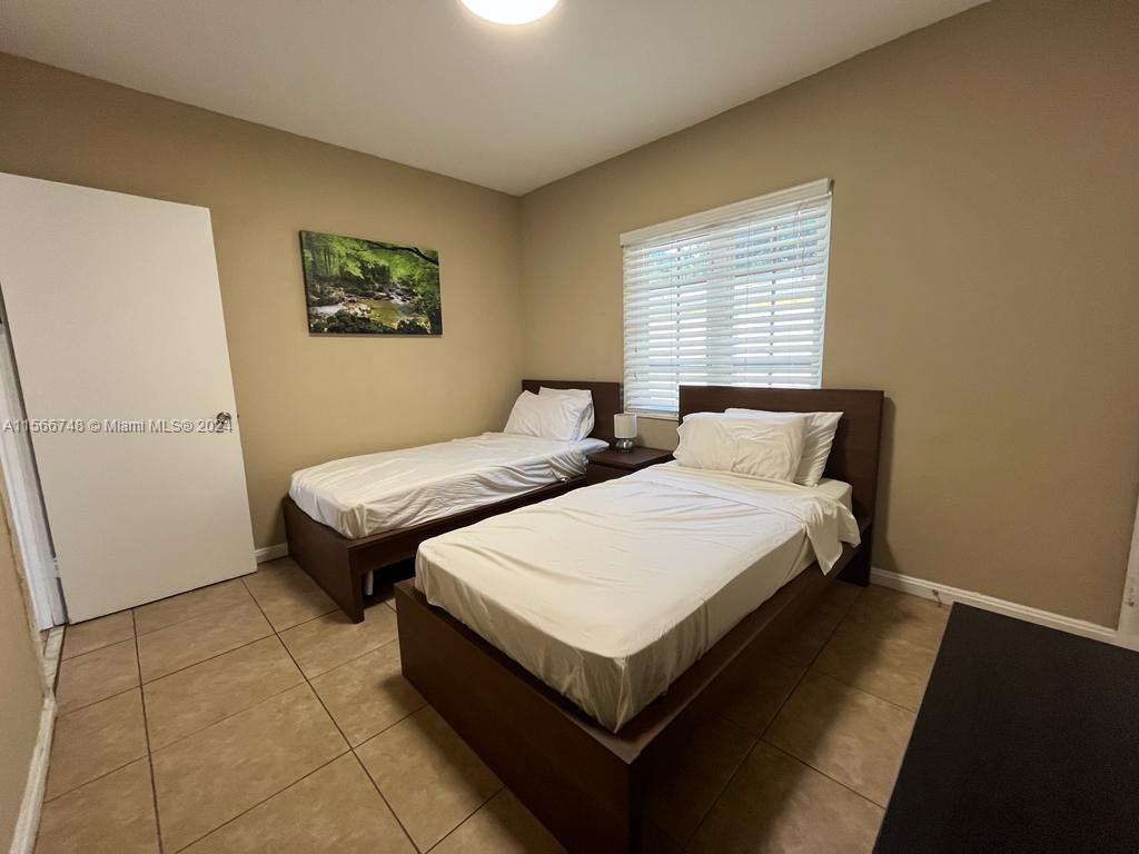 1414 NE 178th St, North Miami Beach, Florida 33162, 2 Bedrooms Bedrooms, ,1 BathroomBathrooms,Residentiallease,For Rent,1414 NE 178th St,A11566748