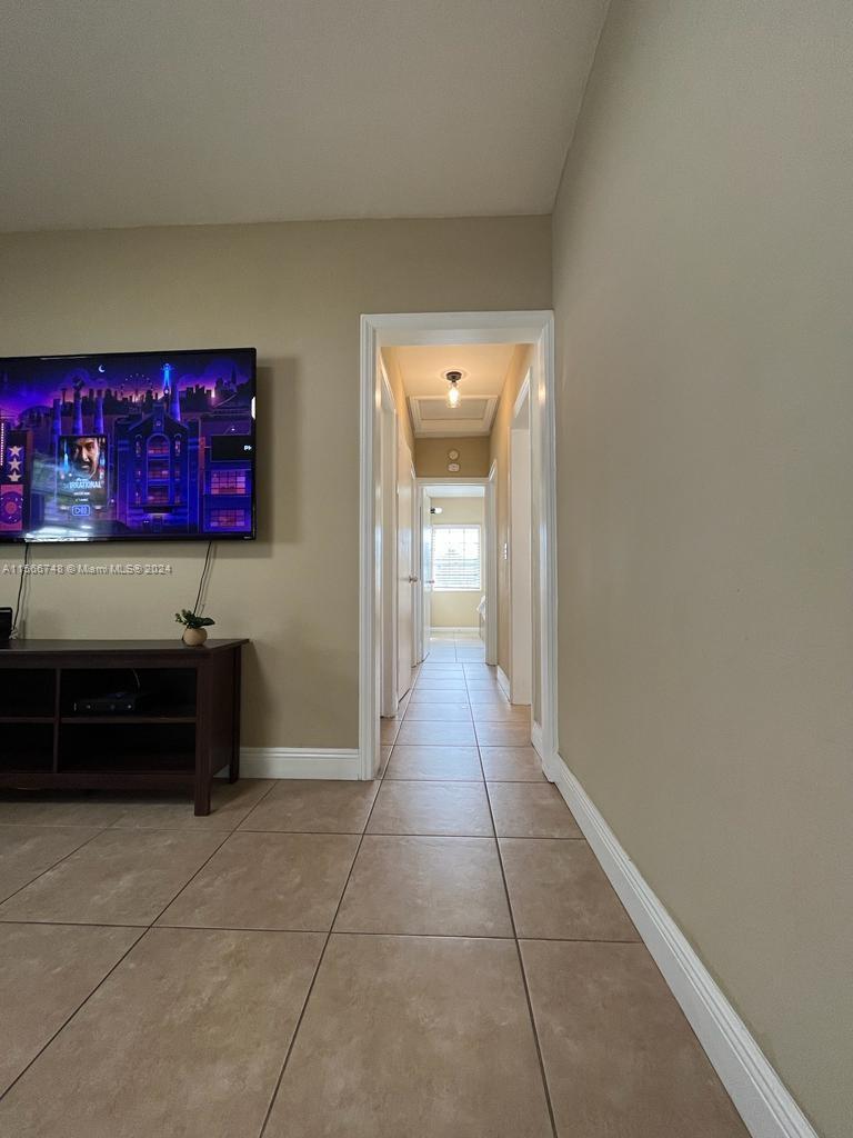 1414 NE 178th St, North Miami Beach, Florida 33162, 2 Bedrooms Bedrooms, ,1 BathroomBathrooms,Residentiallease,For Rent,1414 NE 178th St,A11566748