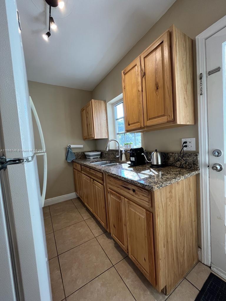 1414 NE 178th St, North Miami Beach, Florida 33162, 2 Bedrooms Bedrooms, ,1 BathroomBathrooms,Residentiallease,For Rent,1414 NE 178th St,A11566748