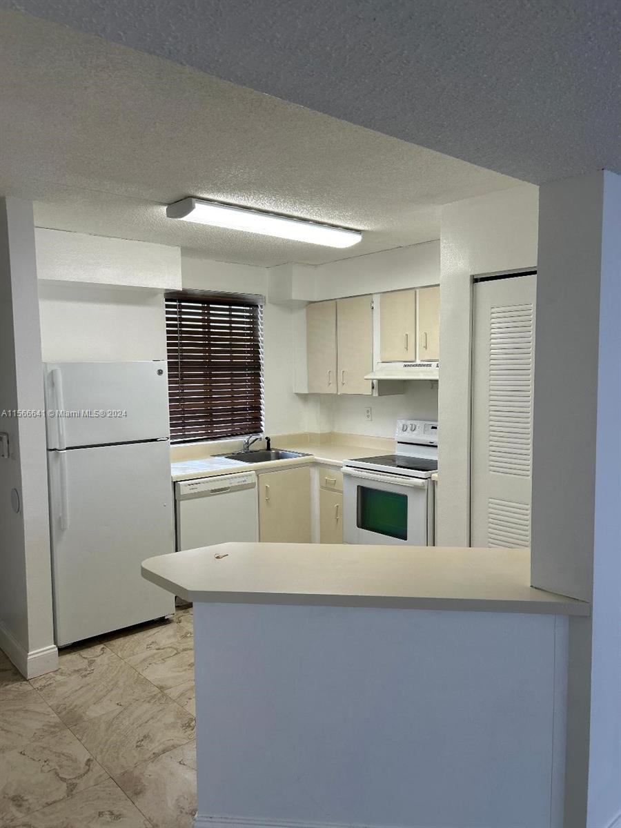 6045 NW 186th St 303, Hialeah, Florida 33015, 2 Bedrooms Bedrooms, ,2 BathroomsBathrooms,Residential,For Sale,6045 NW 186th St 303,A11566641