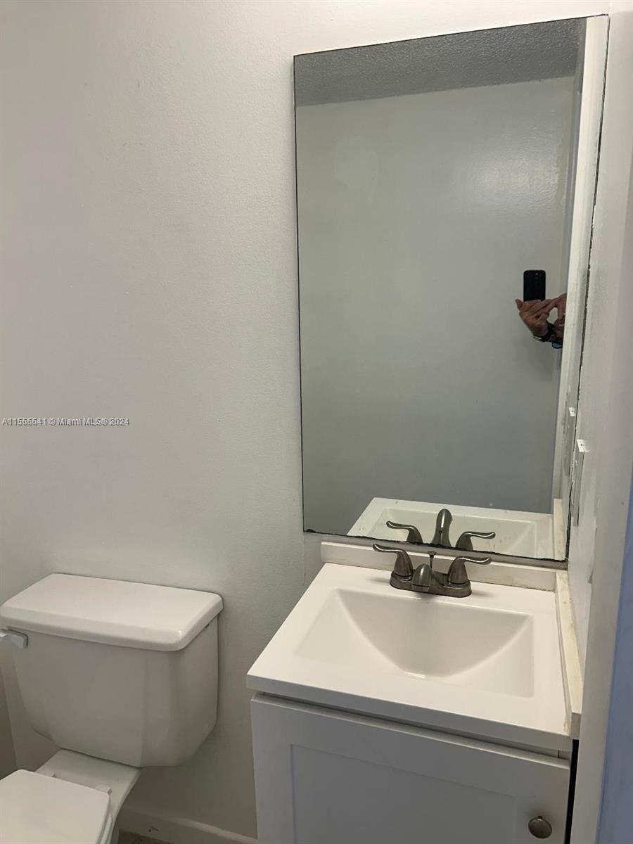 6045 NW 186th St 303, Hialeah, Florida 33015, 2 Bedrooms Bedrooms, ,2 BathroomsBathrooms,Residential,For Sale,6045 NW 186th St 303,A11566641