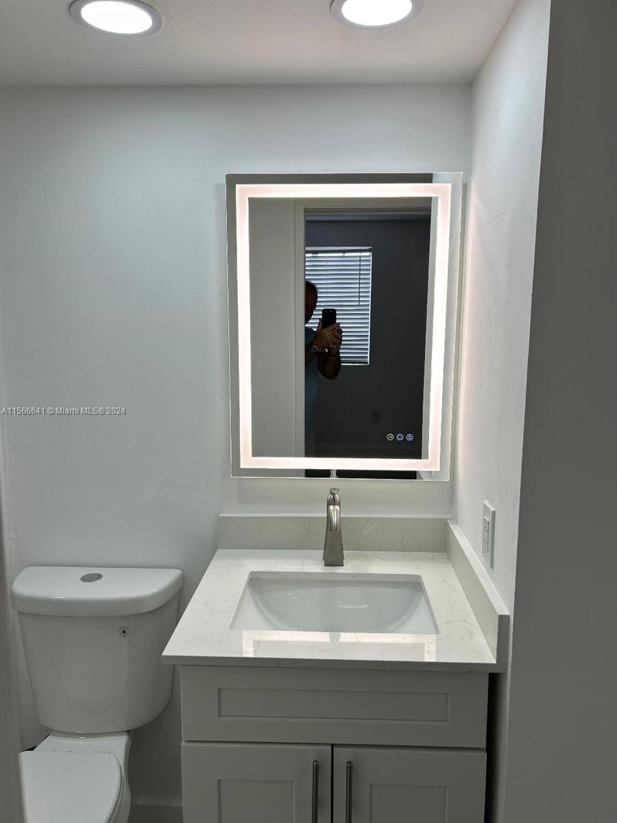 6045 NW 186th St 303, Hialeah, Florida 33015, 2 Bedrooms Bedrooms, ,2 BathroomsBathrooms,Residential,For Sale,6045 NW 186th St 303,A11566641