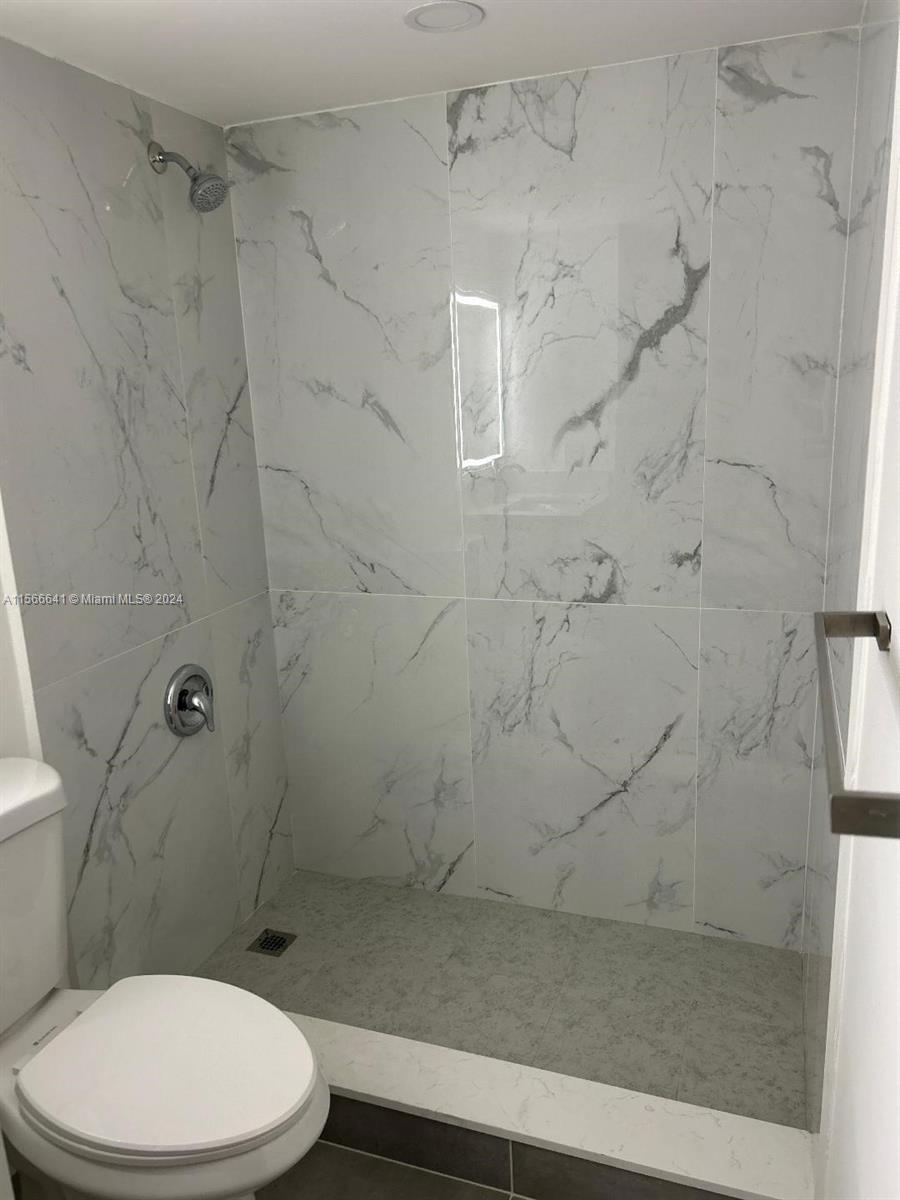 6045 NW 186th St 303, Hialeah, Florida 33015, 2 Bedrooms Bedrooms, ,2 BathroomsBathrooms,Residential,For Sale,6045 NW 186th St 303,A11566641