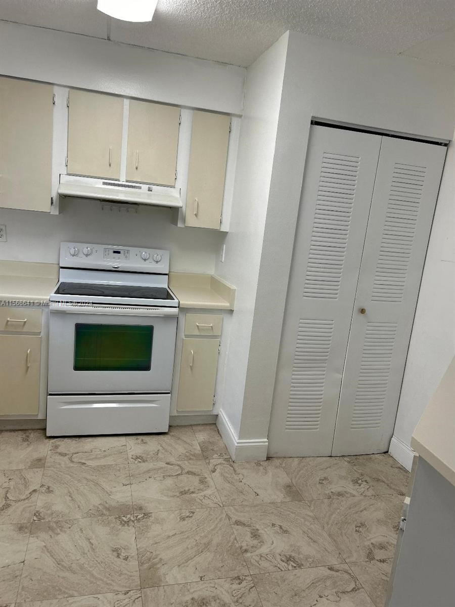 6045 NW 186th St 303, Hialeah, Florida 33015, 2 Bedrooms Bedrooms, ,2 BathroomsBathrooms,Residential,For Sale,6045 NW 186th St 303,A11566641