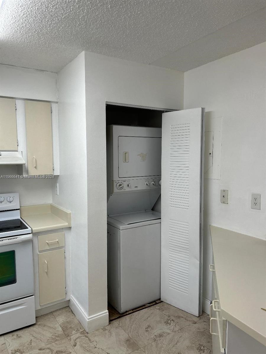 6045 NW 186th St 303, Hialeah, Florida 33015, 2 Bedrooms Bedrooms, ,2 BathroomsBathrooms,Residential,For Sale,6045 NW 186th St 303,A11566641