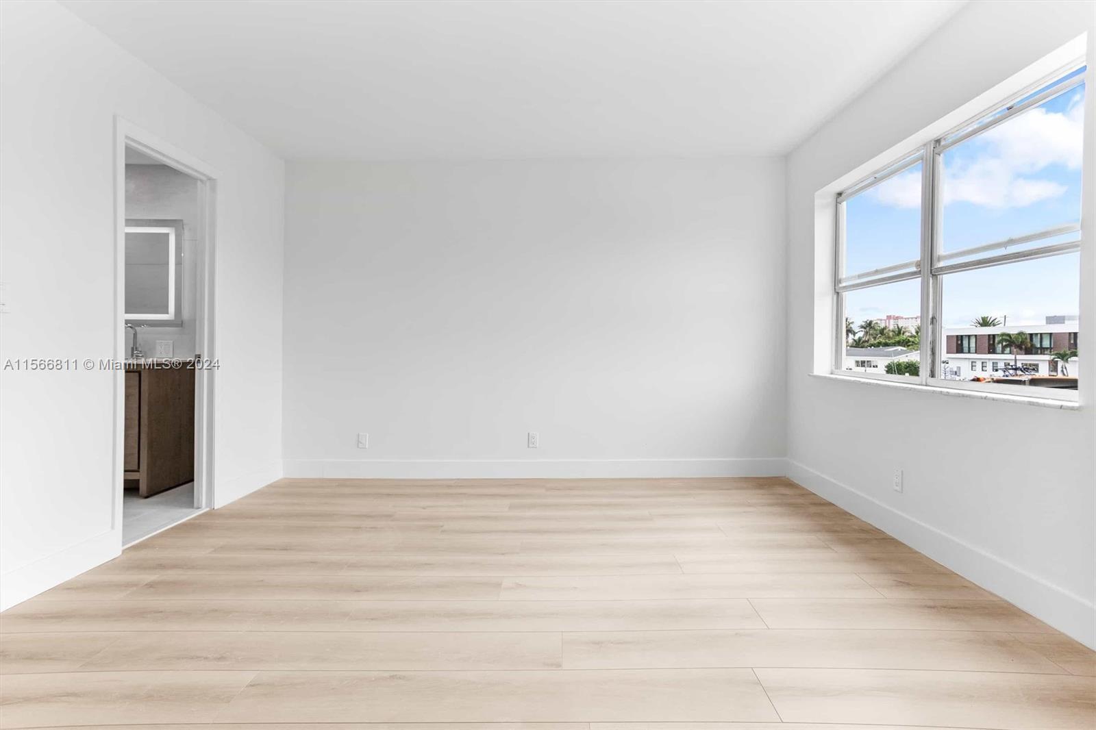 401 Golden Isles Dr 207, Hallandale Beach, Florida 33009, 1 Bedroom Bedrooms, ,1 BathroomBathrooms,Residentiallease,For Rent,401 Golden Isles Dr 207,A11566811