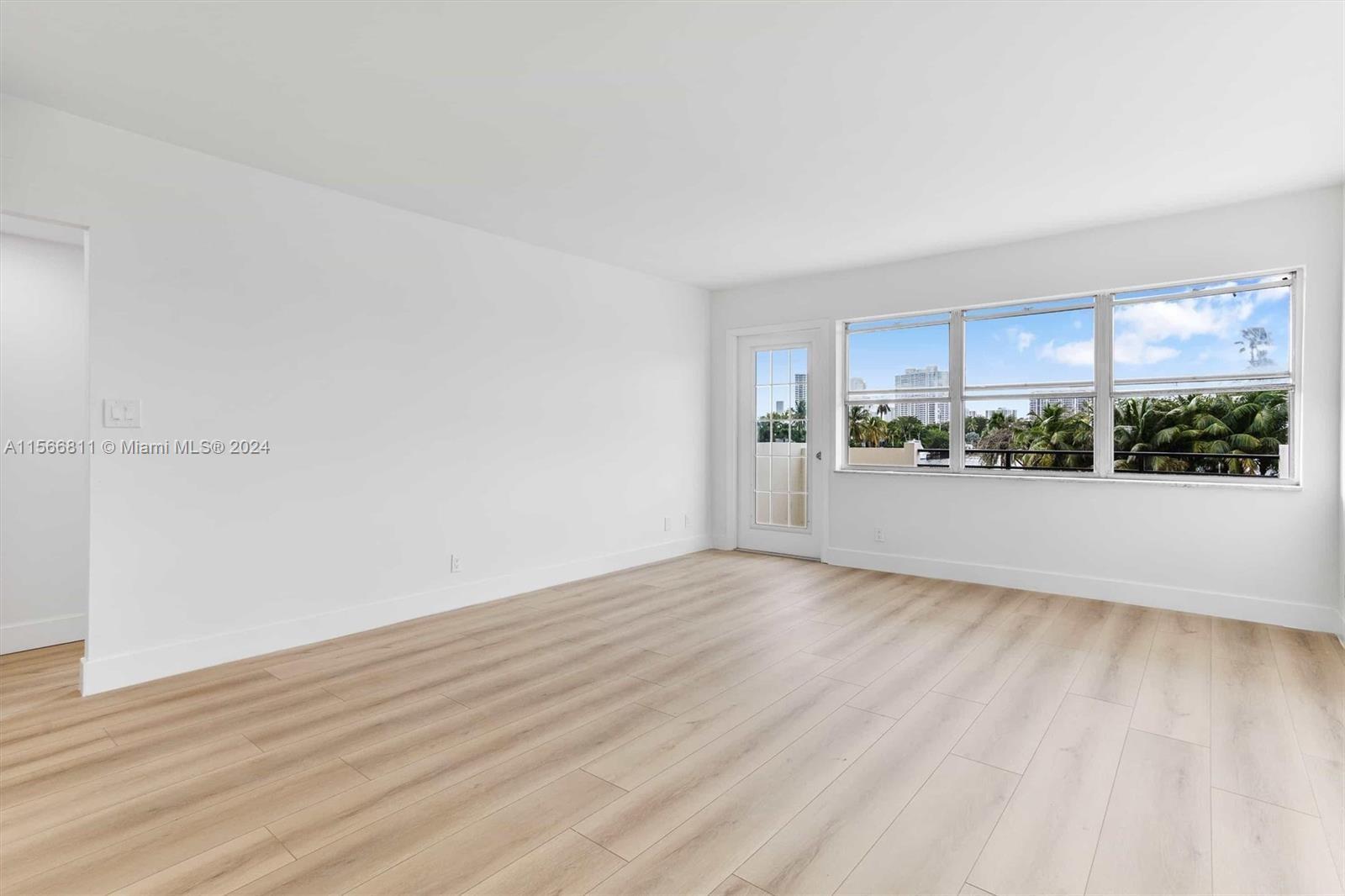 401 Golden Isles Dr 207, Hallandale Beach, Florida 33009, 1 Bedroom Bedrooms, ,1 BathroomBathrooms,Residentiallease,For Rent,401 Golden Isles Dr 207,A11566811