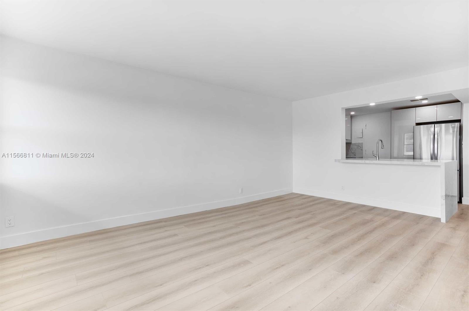 401 Golden Isles Dr 207, Hallandale Beach, Florida 33009, 1 Bedroom Bedrooms, ,1 BathroomBathrooms,Residentiallease,For Rent,401 Golden Isles Dr 207,A11566811