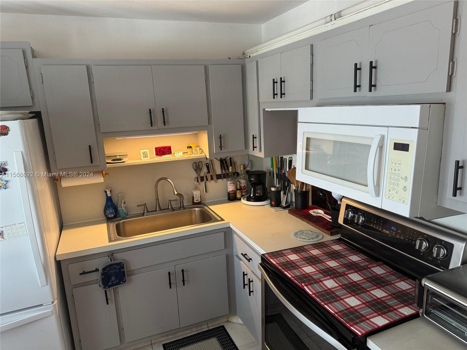 2300 Park Ln 306, Hollywood, Florida 33021, 1 Bedroom Bedrooms, ,1 BathroomBathrooms,Residential,For Sale,2300 Park Ln 306,A11566692