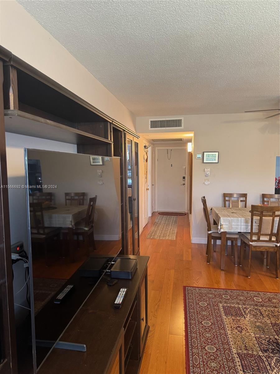 2300 Park Ln 306, Hollywood, Florida 33021, 1 Bedroom Bedrooms, ,1 BathroomBathrooms,Residential,For Sale,2300 Park Ln 306,A11566692
