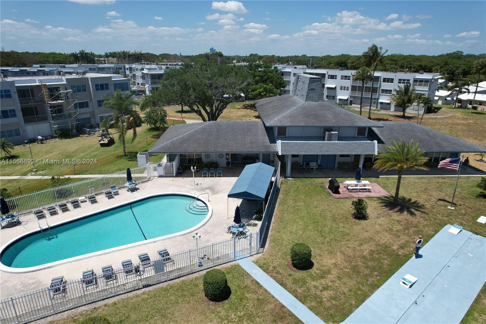2300 Park Ln 306, Hollywood, Florida 33021, 1 Bedroom Bedrooms, ,1 BathroomBathrooms,Residential,For Sale,2300 Park Ln 306,A11566692