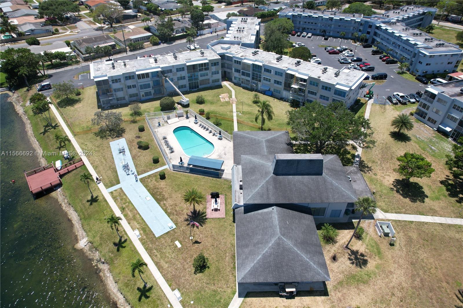 2300 Park Ln 306, Hollywood, Florida 33021, 1 Bedroom Bedrooms, ,1 BathroomBathrooms,Residential,For Sale,2300 Park Ln 306,A11566692