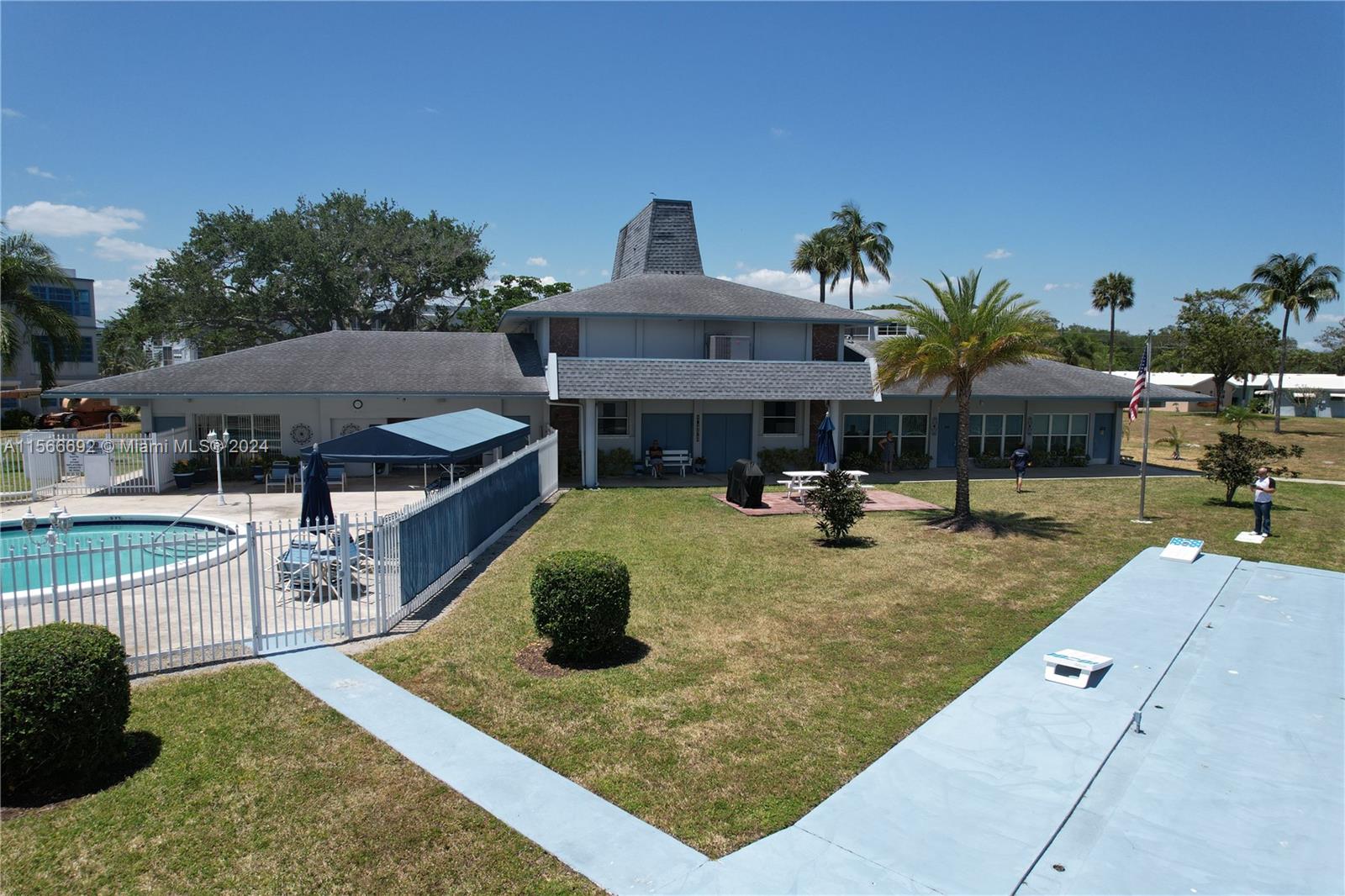 2300 Park Ln 306, Hollywood, Florida 33021, 1 Bedroom Bedrooms, ,1 BathroomBathrooms,Residential,For Sale,2300 Park Ln 306,A11566692