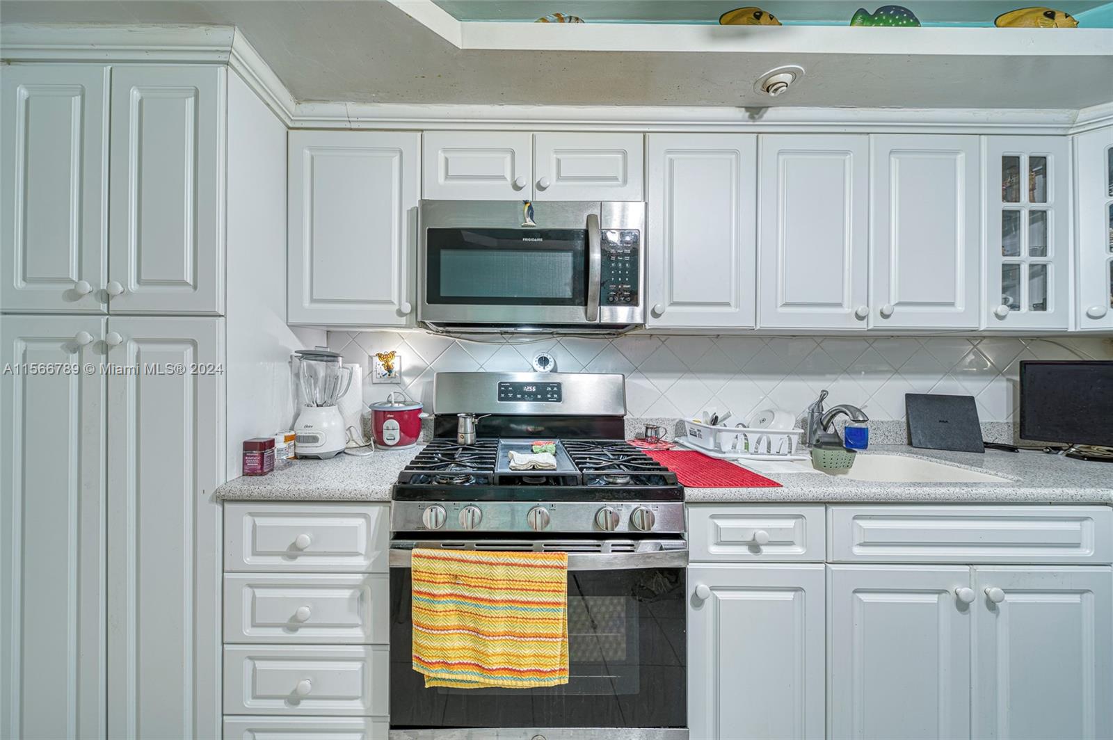 3140 S Ocean Dr 1002, Hallandale Beach, Florida 33009, 1 Bedroom Bedrooms, ,1 BathroomBathrooms,Residential,For Sale,3140 S Ocean Dr 1002,A11566789