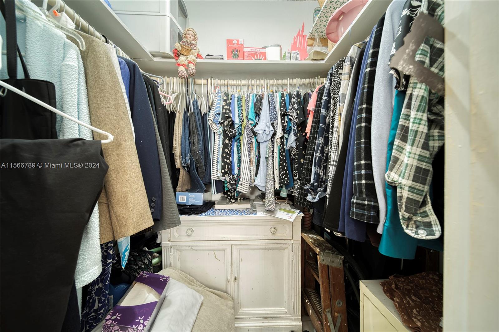 3140 S Ocean Dr 1002, Hallandale Beach, Florida 33009, 1 Bedroom Bedrooms, ,1 BathroomBathrooms,Residential,For Sale,3140 S Ocean Dr 1002,A11566789