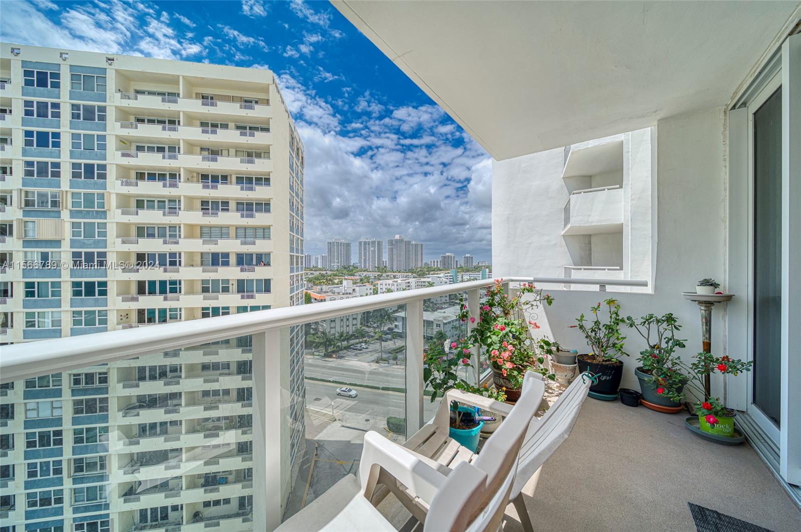 3140 S Ocean Dr 1002, Hallandale Beach, Florida 33009, 1 Bedroom Bedrooms, ,1 BathroomBathrooms,Residential,For Sale,3140 S Ocean Dr 1002,A11566789