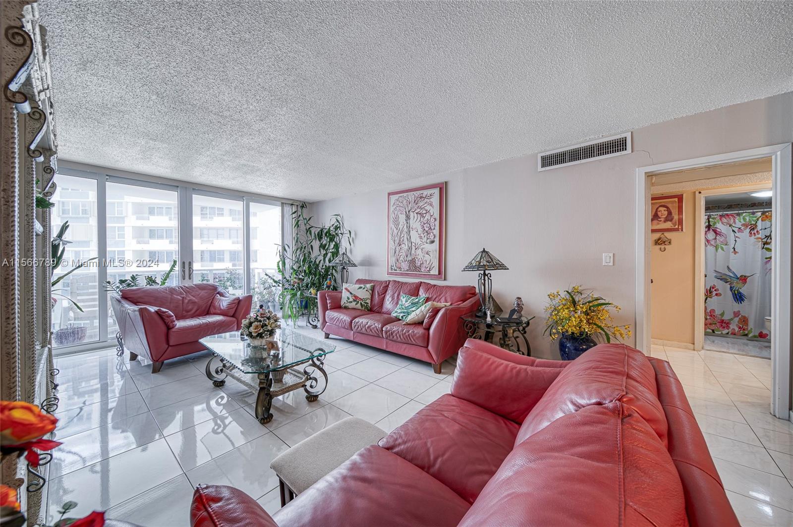3140 S Ocean Dr 1002, Hallandale Beach, Florida 33009, 1 Bedroom Bedrooms, ,1 BathroomBathrooms,Residential,For Sale,3140 S Ocean Dr 1002,A11566789