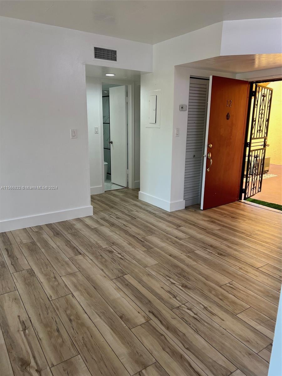 10895 NW 7th St 12-28, Miami, Florida 33172, 2 Bedrooms Bedrooms, ,2 BathroomsBathrooms,Residentiallease,For Rent,10895 NW 7th St 12-28,A11566832