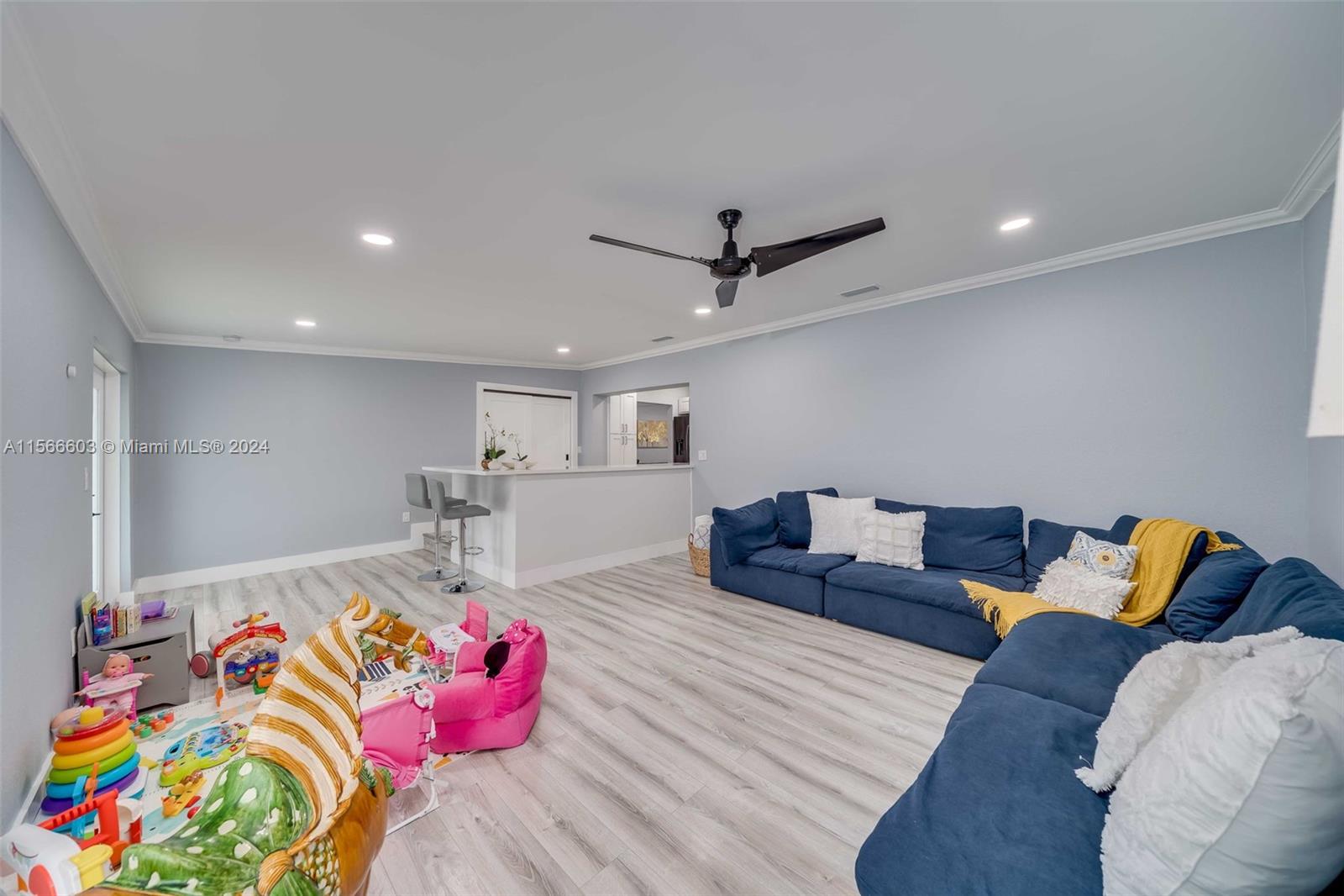 4926 SW 7th St, Miami, Florida 33134, 3 Bedrooms Bedrooms, ,2 BathroomsBathrooms,Residential,For Sale,4926 SW 7th St,A11566603