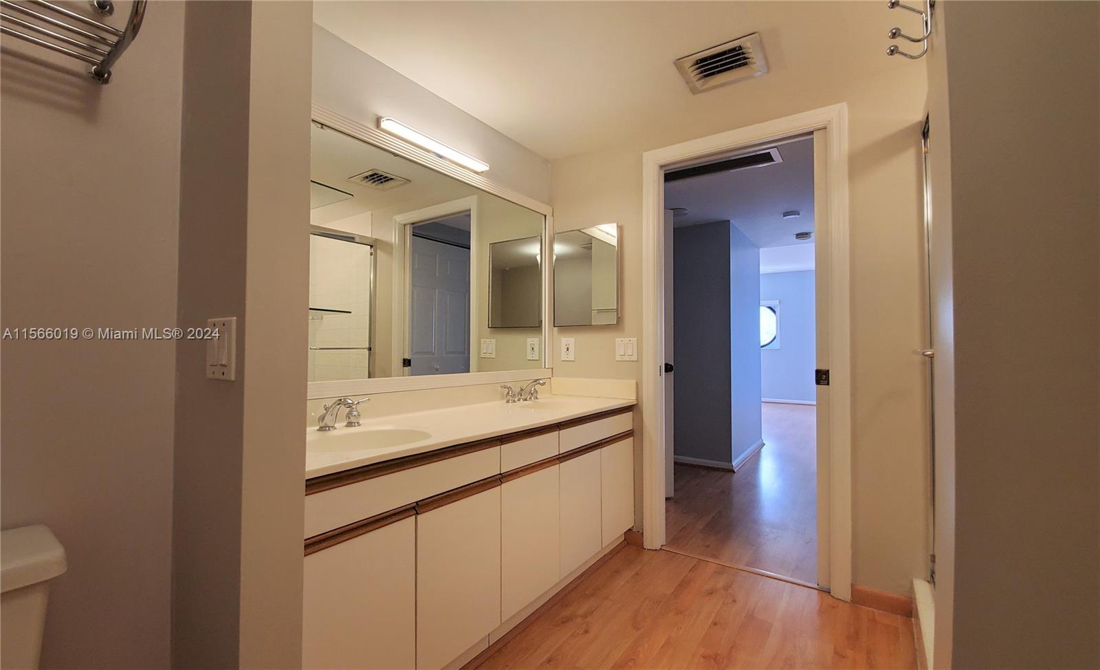 3610 Yacht Club Dr 510, Aventura, Florida 33180, 2 Bedrooms Bedrooms, ,2 BathroomsBathrooms,Residentiallease,For Rent,3610 Yacht Club Dr 510,A11566019