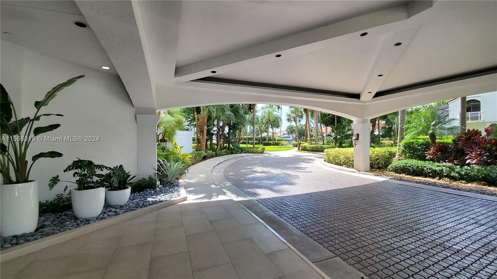 3610 Yacht Club Dr 510, Aventura, Florida 33180, 2 Bedrooms Bedrooms, ,2 BathroomsBathrooms,Residentiallease,For Rent,3610 Yacht Club Dr 510,A11566019